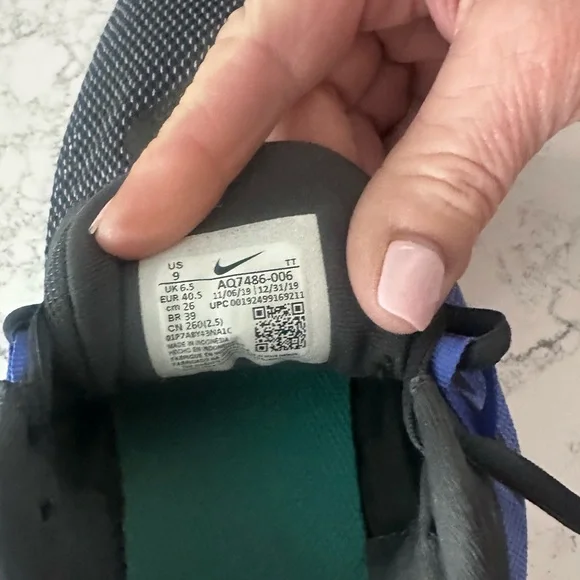 Nike Black and Blue Athletic Sneakers - Picture 5 of 6